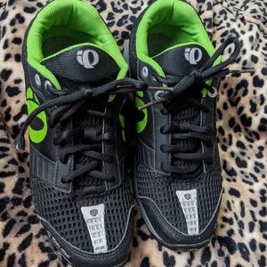 Pearl izumi spin shoes without clips.